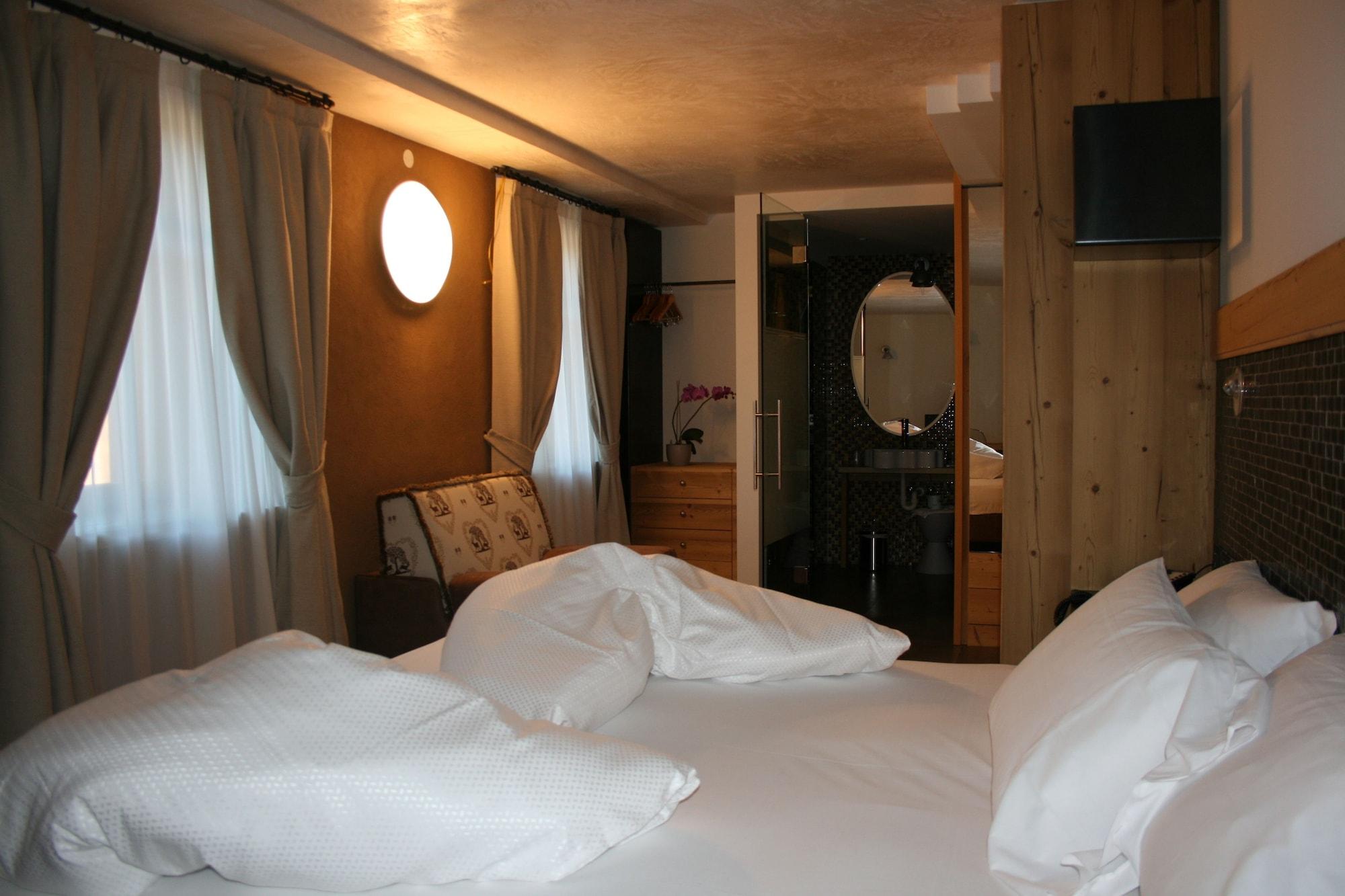 Hotel Orso Grigio Cavalese Eksteriør billede