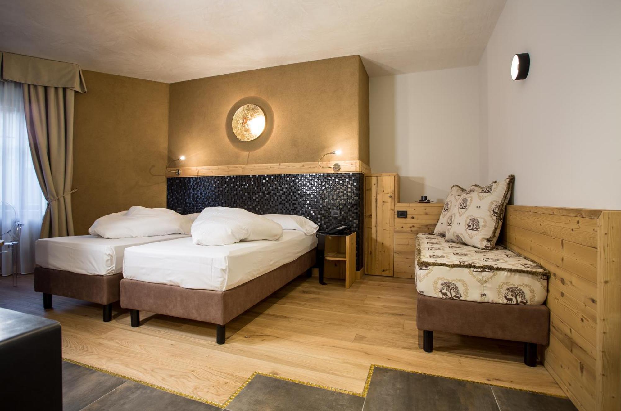 Hotel Orso Grigio Cavalese Eksteriør billede