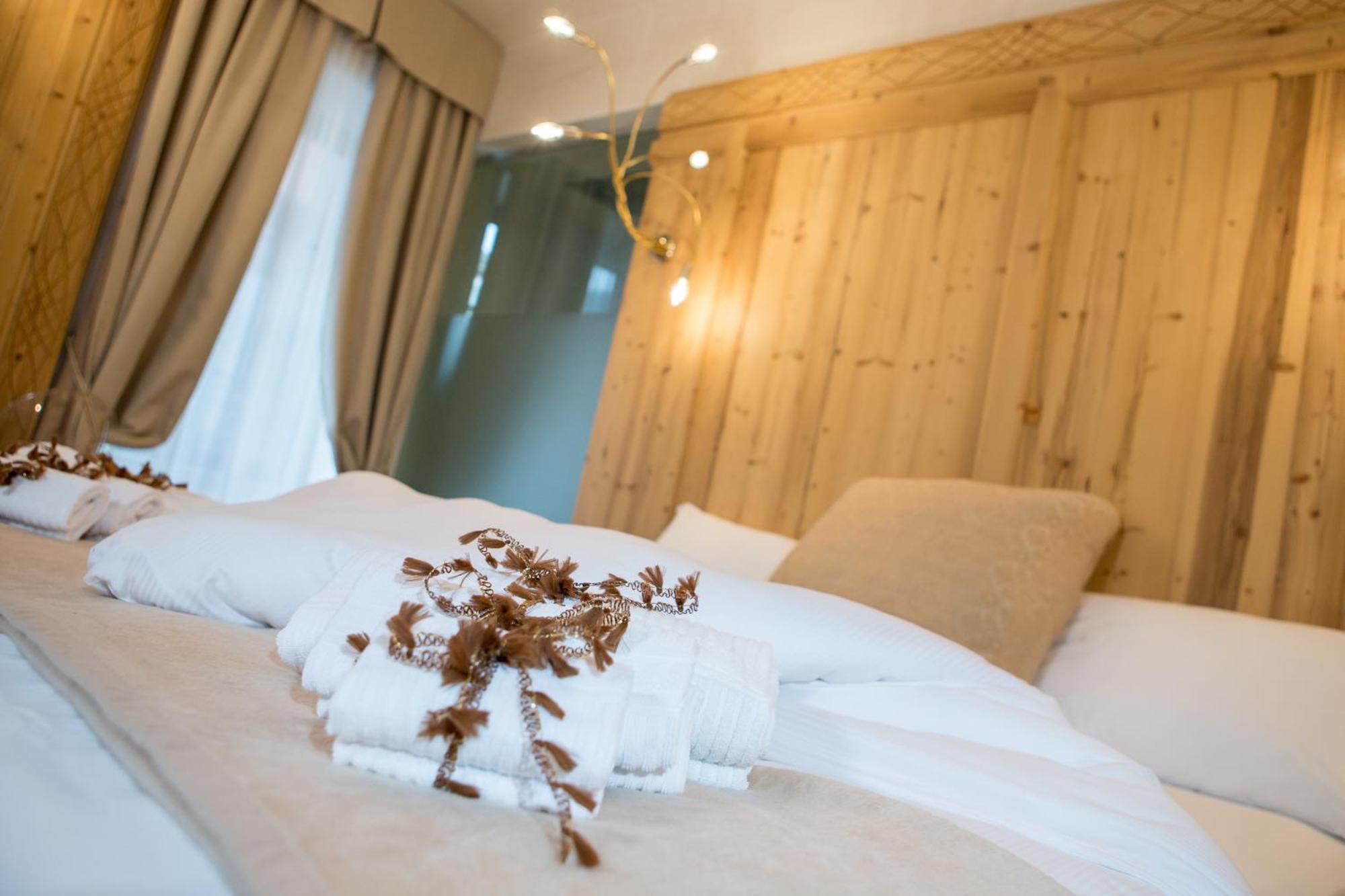 Hotel Orso Grigio Cavalese Eksteriør billede