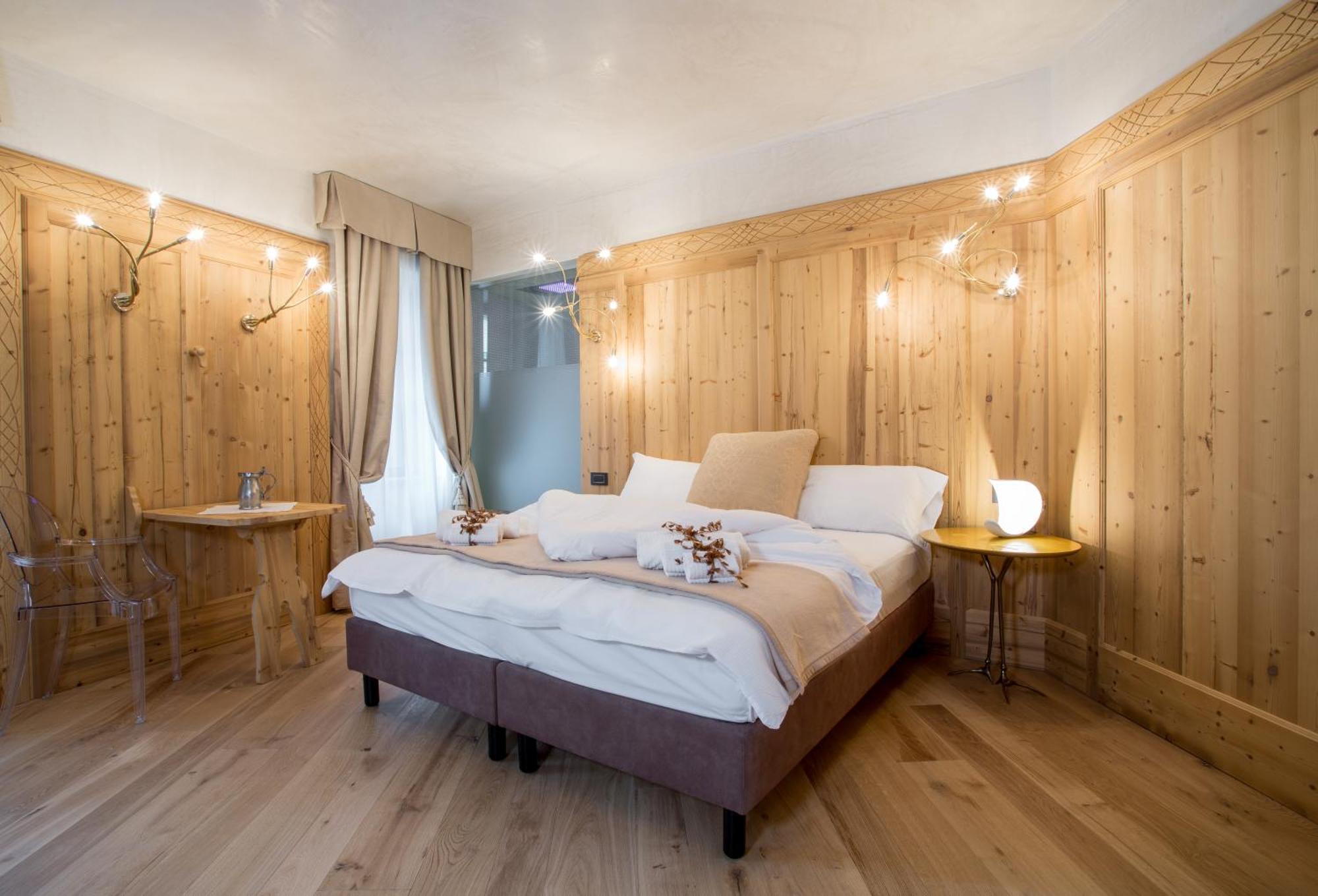 Hotel Orso Grigio Cavalese Eksteriør billede