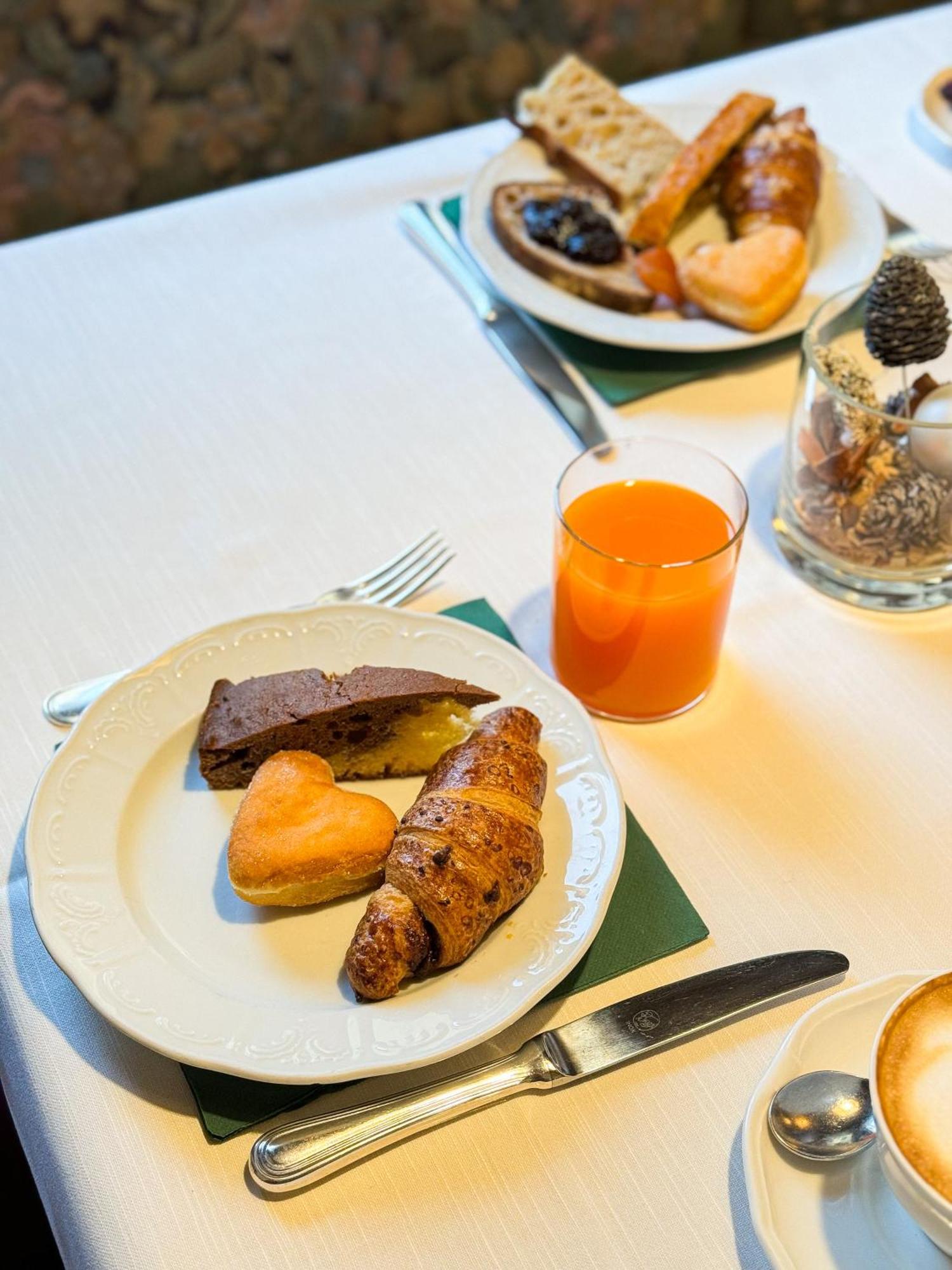 Hotel Orso Grigio Cavalese Eksteriør billede