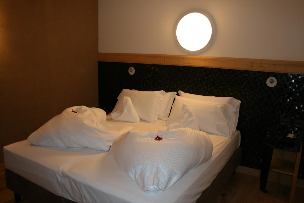 Hotel Orso Grigio Cavalese Værelse billede