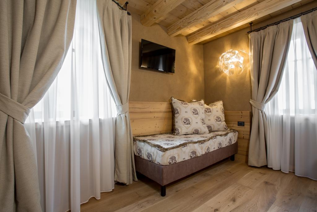 Hotel Orso Grigio Cavalese Eksteriør billede